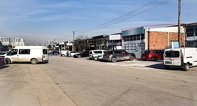 Bursa'da küçük sanayi esnafı sinek avlıyor