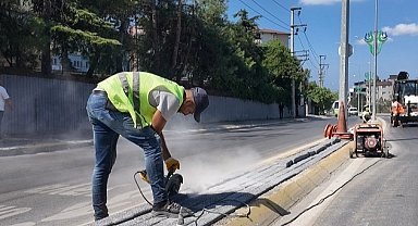 Çayırova'da parklar revize ediliyor