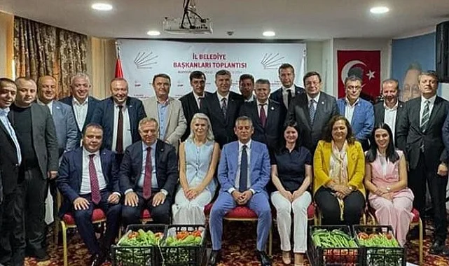 Filiz Gencan Akın, Burdur'da düzenlenen il belediye başkanları toplantısına katıldı