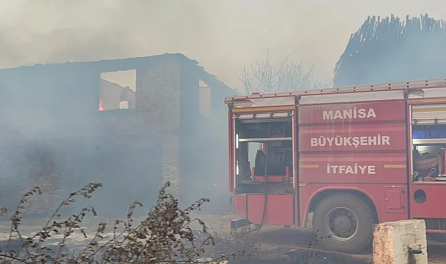 Gördes'te yangınla mücadele sürüyor
