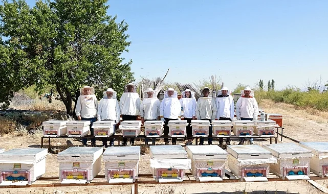 KAYÜ Yeşilhisar MYO'da bal hasadı gerçekleştirildi
