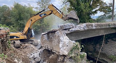 Kocaeli'de Tatarahmet Köyü Köprüsü yıkıldı, yenisi yapılıyor