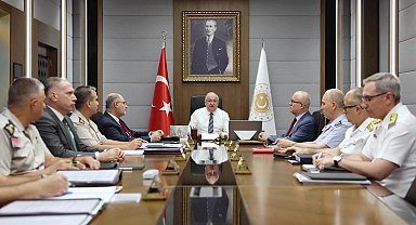 Kuvvet komutanlarıyla toplandı