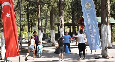 Manisalı kadınlar Süreyya Parkı'nda eğlendi