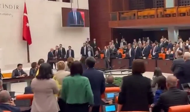 Olağanüstü oturumda kan aktı!