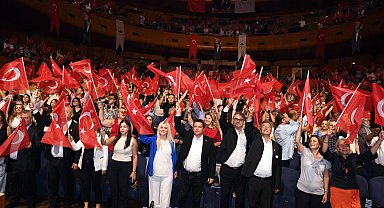 Osmangazi Belediyesi Halk Dansları Topluluğu'ndan büyüleyici gösteri