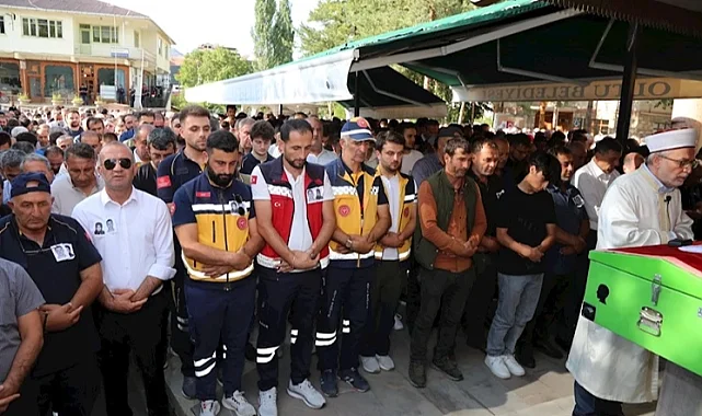 Sağlık görevlileri son yolculuklarına uğurlandı
