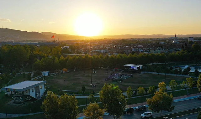 Sakarya Millet Bahçesi'nde şölen tadında bir gün