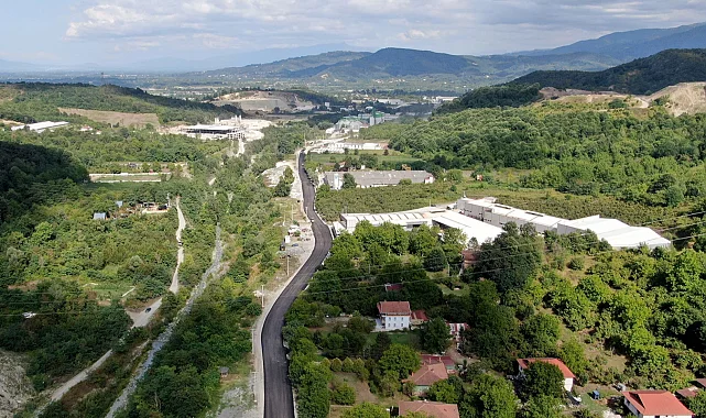 Sapanca Akçay'dan Büyükşehir'e asfalt teşekkürü