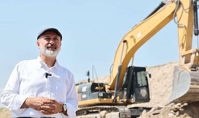 Başkan Çolakbayrakdar: "Kayseri'mize, bulvarları birbirine bağlayan yeni bir yol kazandırıyoruz"