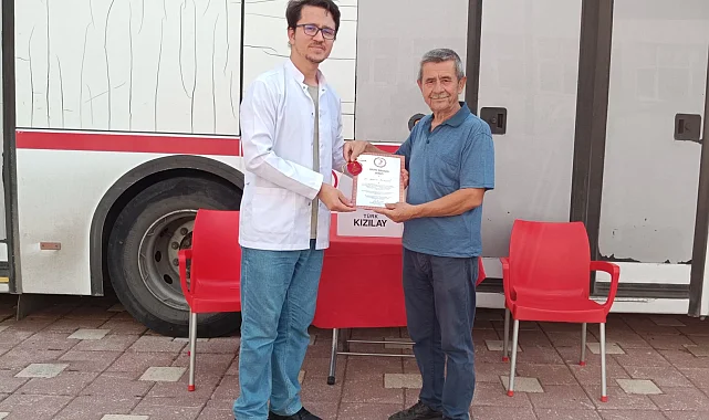 Bilecik'te 17 defa kan bağışında bulunan gazeteci onurlandırıldı