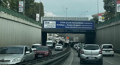 Bursa'da okullar açıldı, trafik durma noktasına geldi