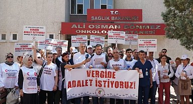 Bursalı tabipler 'vergide adalet' için eylemlerini sürdürüyor