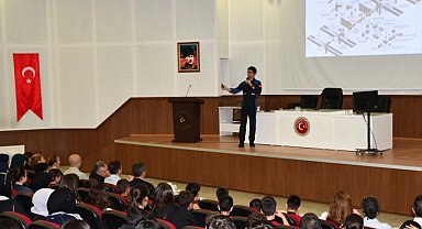 Cihangir Atasever meraklı bilimcilerle buluştu