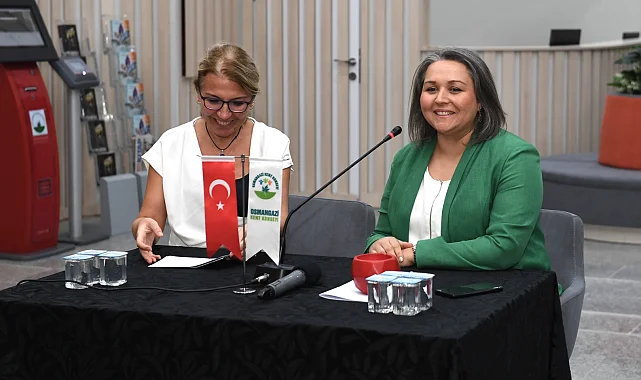 Doç. Dr. Hasene Aydın: "Sosyal medya Türkçe konusunda kanayan yaramız"