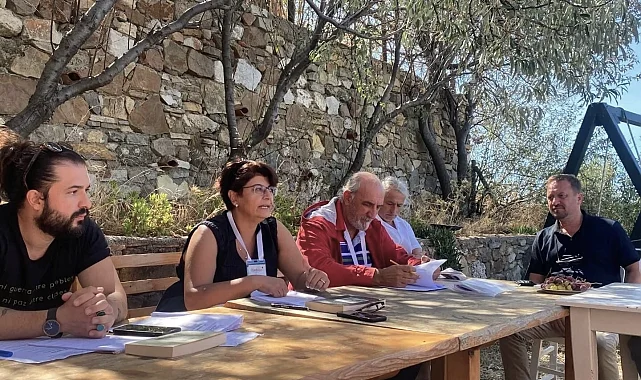 Felsefelogos Akademi'den Savaş ve Felsefe programı