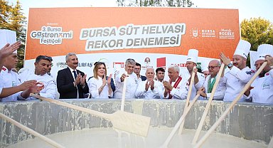 Gastronomi Festivali'nde 'Bursa süt helvası' rekor denemesi