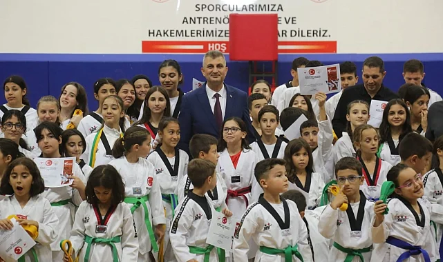Gölcük Belediyesinde 330 taekwondo sporcusu kuşak atladı