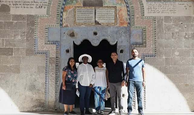Güney Afrika ve Sri Lanka büyükelçileri Kayaşehir'i gezdi
