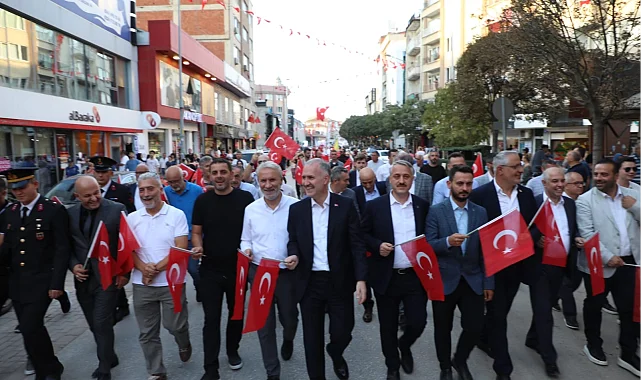 İnegöl'de kurtuluş coşkusu sokaklara taştı
