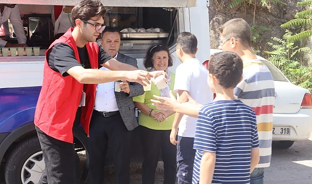 İzmit Belediyesi Topçular Yolu Camii cemaati ile buluştu