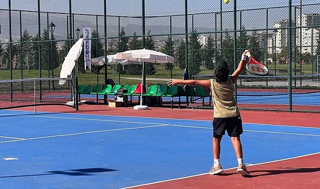 Kayseri Büyükşehir'den heyecanlı tenis turnuvası