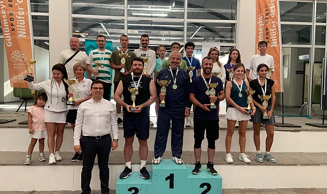 Raket Sporları Turnuvası'nda kazananlar ödüllerine kavuştu