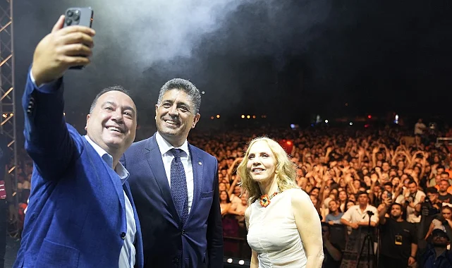 Sertab Erener Akhisarlılara unutulmaz gece yaşattı