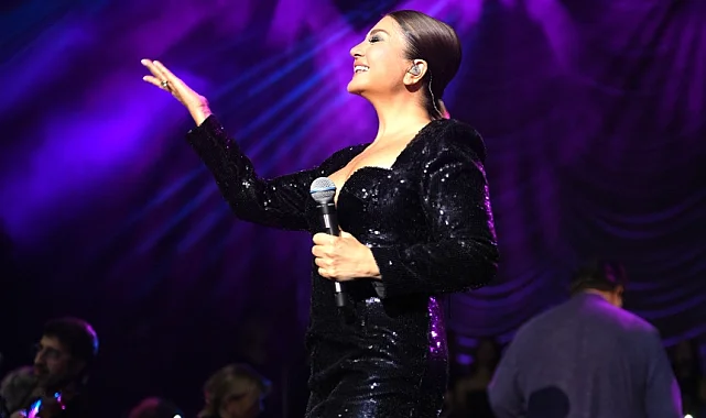 Sibel Can'dan açık havada muhteşem performans