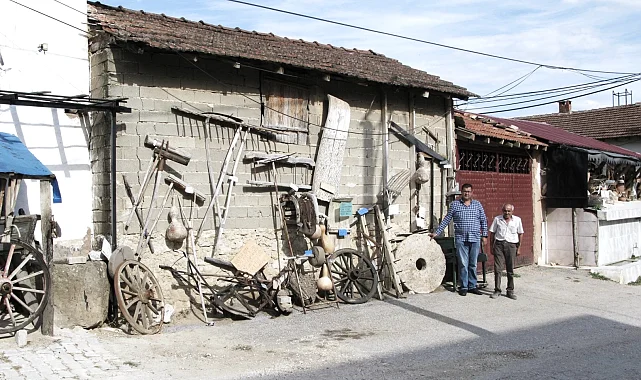Yenişehir'de köy meydanında "açık hava müzesi"