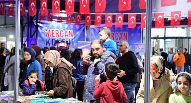 10. Malatya Anadolu Kitap ve Kültür Fuarı ziyaretçi akınına uğruyor