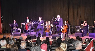 101'nci yılda Karadeniz Ereğli'de İzmit Belediyesi Kent Orkestrası rüzgarı 