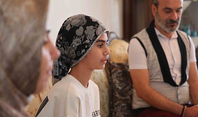 14 yaşındaki Fatma Zehra Lösemi hastalığını yendiği gün, 3 bayramı bir anda kutladı