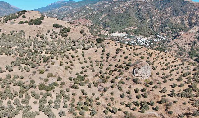 3 bin yıllık tarihi kentteki tiyatro ve stadyum gün yüzüne çıkmayı bekliyor