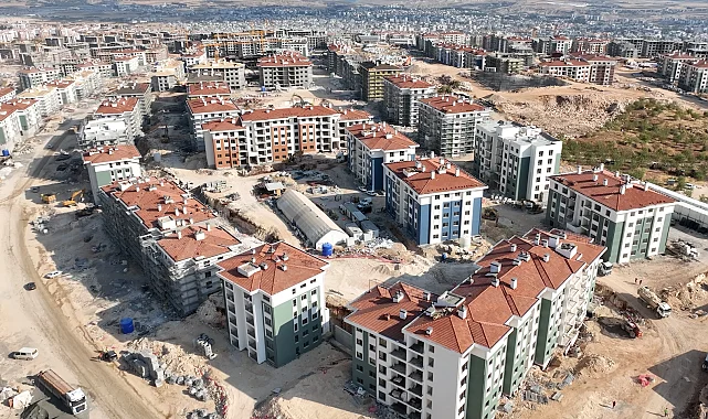 Adıyaman İndere ülkenin en büyük şantiyesi oldu... Kaya zemine tünel kalıpla sağlam konutlar