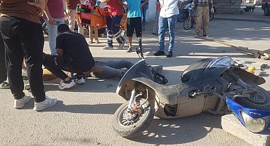 Adıyaman'da otomobil ile motosiklet çarpıştı: İki kişi hafif yaralandı