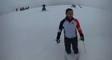 Adrenalin tutkunları mevsimin ilk kayağını yapıp 3278 rakımda hamsi yediler