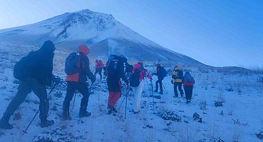 Ağrı Dağı zirvesinde "Cumhuriyet" coşkusu