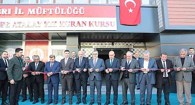 Ağrı'da hayırsever vatandaş tarafından yaptırılan Kuran Kursu hizmete açıldı