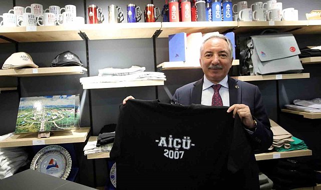 AİÇÜ store açıldı