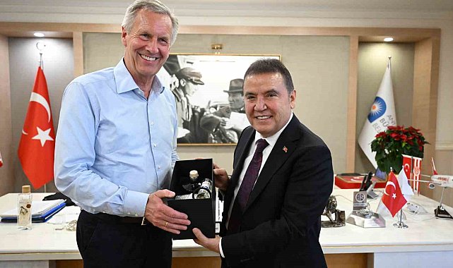 Almanya Eski Cumhurbaşkanı Wulff'tan Başkan Böcek'e ziyaret