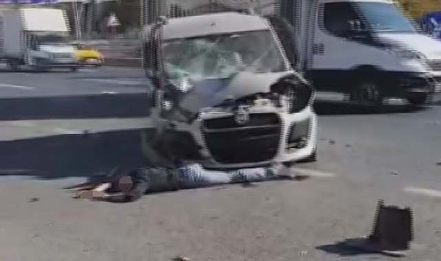 Ankara'da otomobil aydınlatma direğine çarptı: 1 yaralı