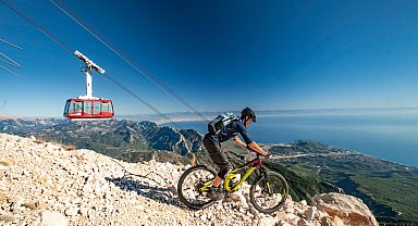 Antalya Kemer gökyüzünden denize dağ bisikleti hazırlığı!