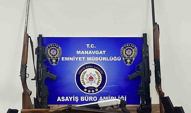 Antalya'da 18 adrese uyuşturucu operasyonu: 2 gözaltı