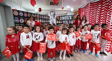 Bakırköylü çocuklar Cumhuriyet'in 101.yılını kutladı