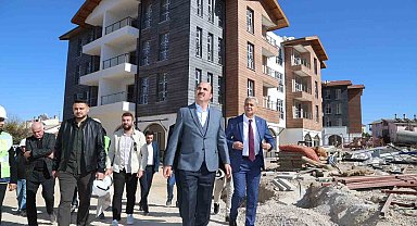 Başkan Altay Kadınhanı ilçe merkezindeki kentsel dönüşüm çalışmalarını inceledi