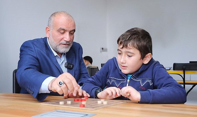 Başkan Sandıkçı: "Öğrencilerimizin pratikler kazanmalarına destek oluyoruz"