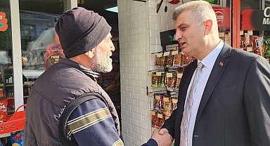 Başkan Sezer vatandaşlar ve esnafla iç içe