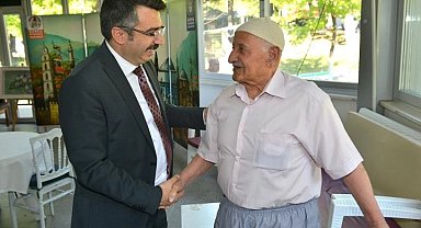 Başkan Yılmaz vatandaş ve esnafla iç içe
