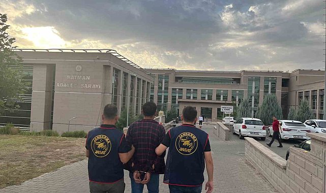 Batman'da 37 ve 11 yıl kesinleşmiş hapis cezası bulunan firariler yakalandı